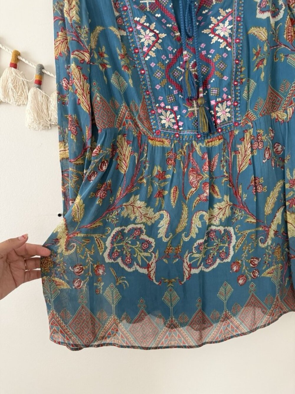 Soft Surroundings Mirapani Embroidered Tassel V-neck Tunic Top Paisley Indie L - Picture 8 of 12